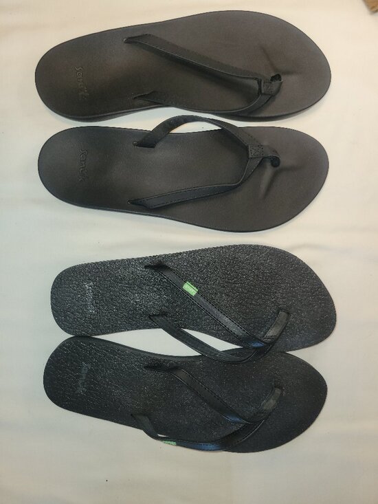 Sanuk Shoes - Sanuk Women's Size 9 Black Flip Flops Sandals 2 Pair Lot Yoga Casual